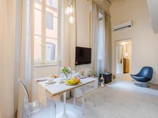Apartment in Lucca with Private Courtyard - 6
