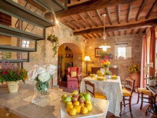 Villa in Lucca with Pool near Tuscan Coast - Aquilea - 3