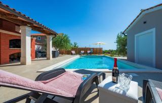 Lovely Home In Galizana With Wifi - 1
