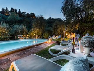 Villa in Lucca with Pool near Tuscan Coast - Aquilea - 6