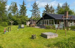 Lovely Home In Bording With Kitchen - 0