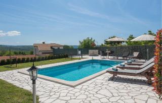 Four-Bedroom Apartment In Nova Vas - Nova Vas - 8