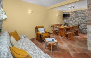 Four-Bedroom Apartment In Nova Vas - 7