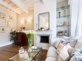 Apartment in Lucca with Private Terrace - 9