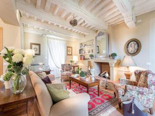 Villa in Tuscany with Panoramic Vineyard Views - Lucca - 3