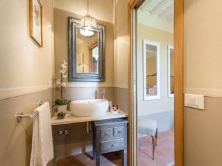 Villa in Tuscany with Panoramic Vineyard Views - Lucca - 1