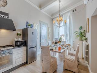 Apartment in Lucca with Piazza Views - Lucca - 2