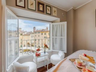 Apartment in Lucca with Piazza Views - Lucca - 4