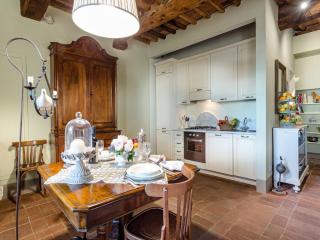 Apartment in Lucca with Stunning Tuscan Views - 1