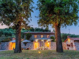 Farmhouse in Lucca with Infinity Pool - San Ginese - 7