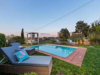 Villa in Tuscany with Private Pool & Hill Views - - 0