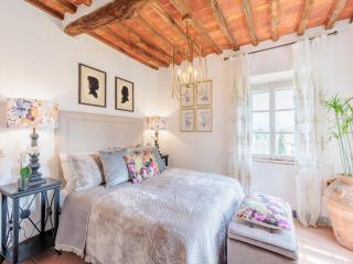 Villa in Tuscany with Private Pool & Hill Views - - 1