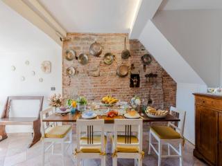 Apartment in Lucca s Medieval Tower - Lucca - 3