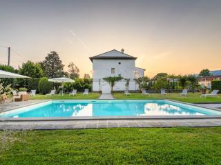 Luxury Villa with Pool in Lucca - Capannori - 4