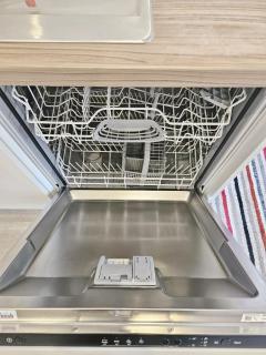 Creative Quarter Living 1BR Flat at Paintworks - 6