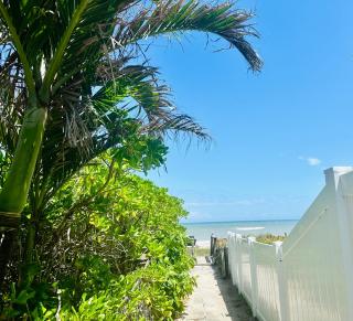 Steps to the Sand - Private Beach Access & BBQ Grill - Indialantic - 0