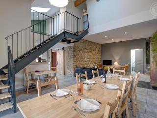 Gîte Familial 200m² avec Jardin, Terrasse, Jeux, et Confort Moderne à Chazelles-sur-Lyon - FR-1-496-203 - Chazelles-sur-Lyon - 3