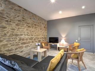 Gîte Familial 200m² avec Jardin, Terrasse, Jeux, et Confort Moderne à Chazelles-sur-Lyon - FR-1-496-203 - Chazelles-sur-Lyon - 2