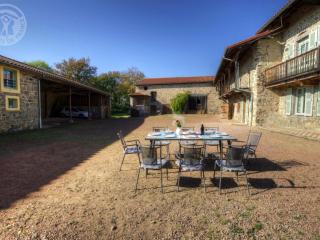 Grande Maison Authentique avec Jardin Privé, Terrasse et VTT - Hébergement pour 15 Personnes - FR-1-496-109 - Luré - 5