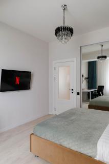 Luxurious Sunrise-View Apartment with Balcony - GrandStay Apartments - 1