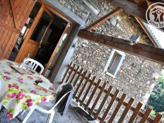 Gîte spacieux avec terrasse couverte, proche Parc du Pilat, idéal pour groupes et activités de plein air - FR-1-496-73 - La Terrasse-sur-Dorlay - 0