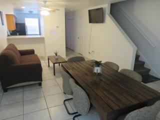Close to Store & Airport - Kenner - 0