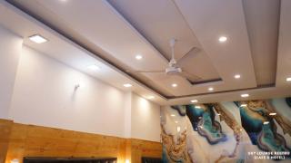 Sky Lounge Cafe Restro & Hotel - Mussoorie - 4