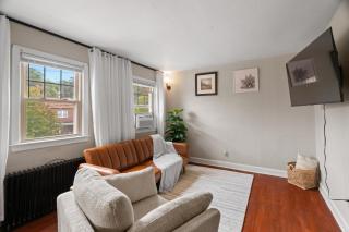 Stylish Capitol Hill retreat with meditation corner, private dining experience - Washington, D.C. - 2