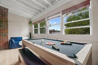 Stylish Capitol Hill retreat with meditation corner, private dining experience - Washington - 7