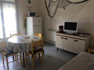 Appartement Coquet au Centre de Fort-Mahon-Plage, 10 min de la Plage - FR-1-482-69 - 8