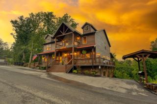 Wanderer by AvantStay Sleeps 34 A Custom Smokies Cabin - Pigeon Forge - 0