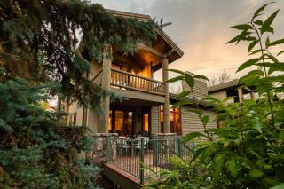 Conifer by AvantStay Secluded Cabin Amongst the Trees w Hot Tub - Snyderville - 0