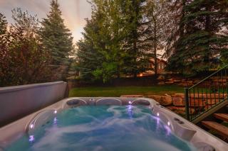 Conifer by AvantStay Secluded Cabin Amongst the Trees w Hot Tub - Snyderville - 7