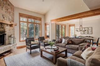 Conifer by AvantStay Secluded Cabin Amongst the Trees w Hot Tub - Snyderville - 5