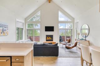 Emerald Elk at Village Creek by AvantStay Close to Slopes Village w Views - 0