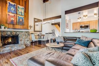 Pinegrove by AvantStay Beautiful Villas Condo just outside Tahoe City - Dollar Point - 7