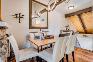 Pinegrove by AvantStay Beautiful Villas Condo just outside Tahoe City - Dollar Point - 3