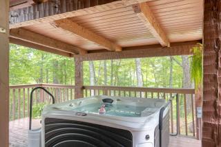Dudley I by AvantStay Cosy Cabin w Hot Tub Incredible Views - Pigeon Forge - 0
