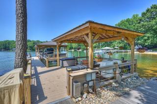 Happy Camper by AvantStay Main Home Airstream - - 3