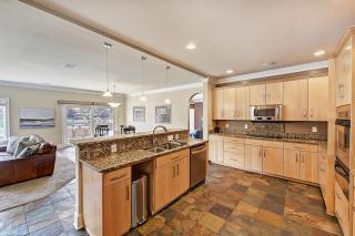 Island Point by AvantStay Sleeps 18 Dock - Lake Norman of Catawba - 6