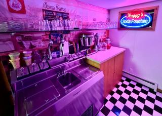 Two Adjacent Cabins near Silverwood with Vintage Ice Cream Parlor & Movie Theater - Spirit Lake - 9