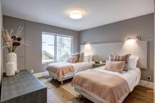 Northern Lights 32 by Outpost Whistler - 6