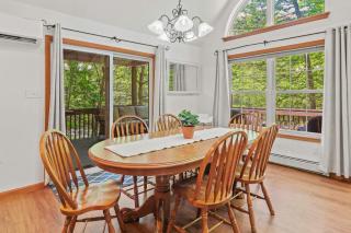 Tawny and Peaceful Game Room Firepit PatioDeck Workspace - Arrowhead Lake - 1
