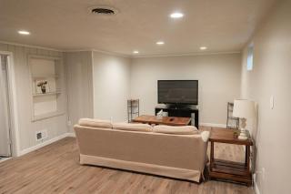 Cozy 2BR Retreat Near Hospitals - Sioux Falls - 1