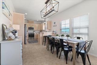 Island Sun - First Row Beach House! Fun and games galore - including a private volleyball pit! home - Dauphin Island - 2