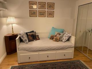 Horseshoe Bay Suite Vacation or Short Term Rental - West Vancouver - 9
