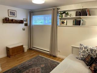 Horseshoe Bay Suite Vacation or Short Term Rental - West Vancouver - 8