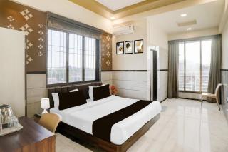 Townhouse Vasai Express Highway Formerly Majestic Inn - Māndvi - 0