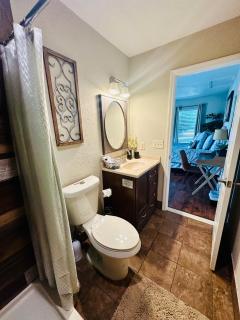 Serenity Gardens private guest suite in Historic Lutz - 4