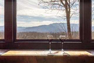 Misty Mountain by AvantStay Hot Tub Mountain Views Theater Pool Table - Gatlinburg - 5